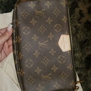 Louis Vuitton pochette accessory